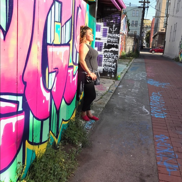 Meet your Posher, Madessa - Picture 1 of 1